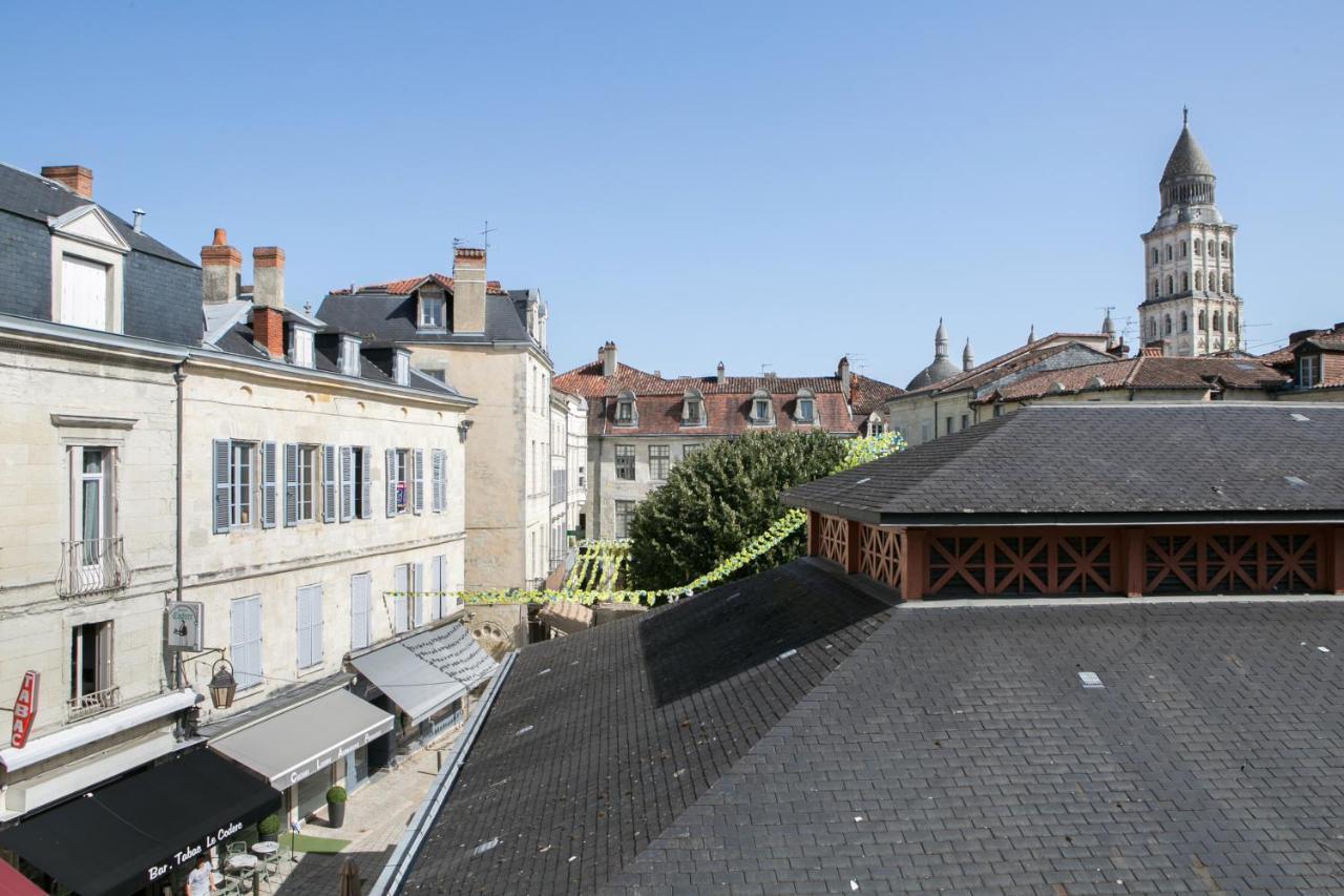 Апартаменты Logis Des Halles Du Coderc Периго Экстерьер фото