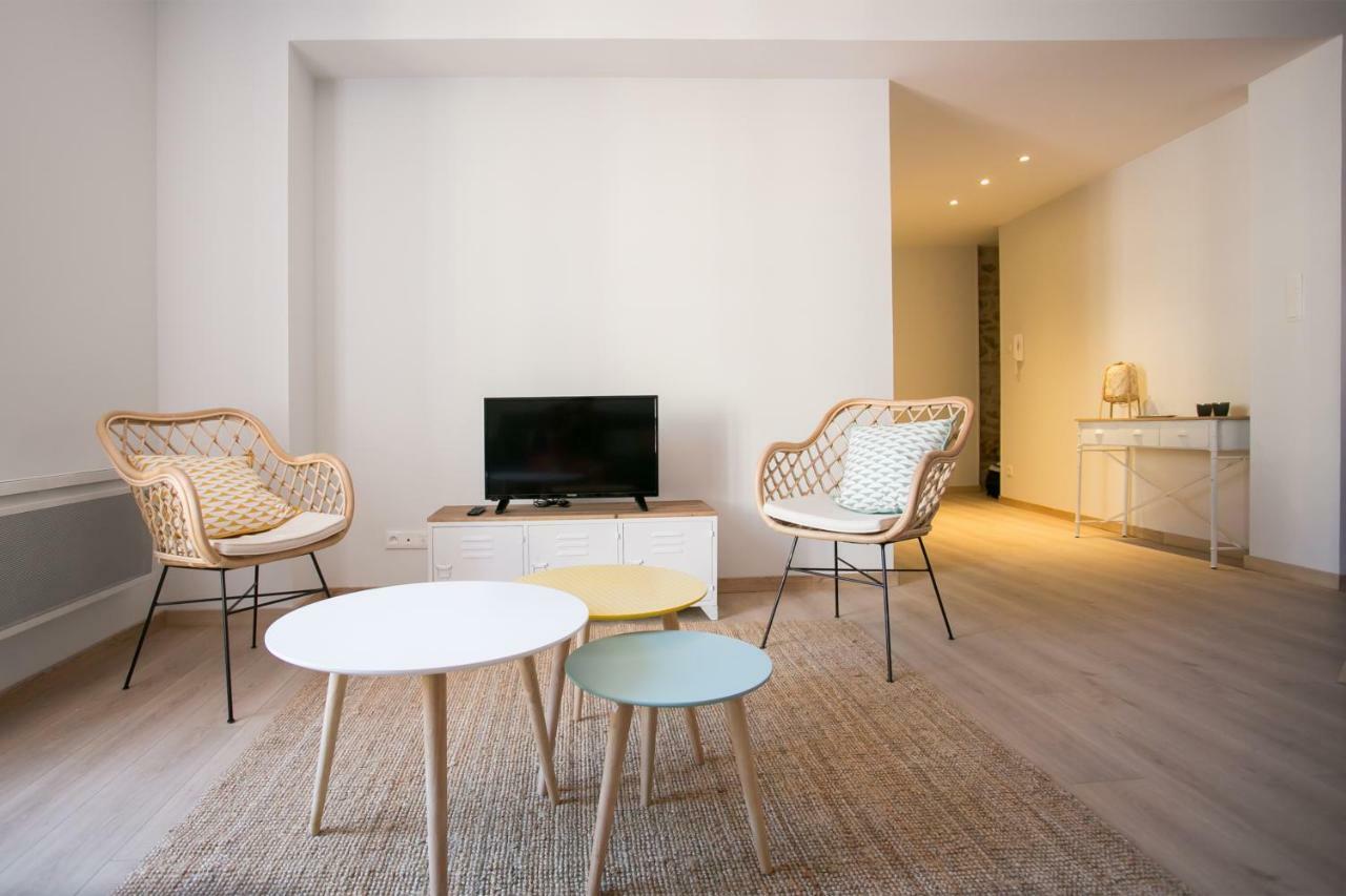 Апартаменты Logis Des Halles Du Coderc Периго Экстерьер фото